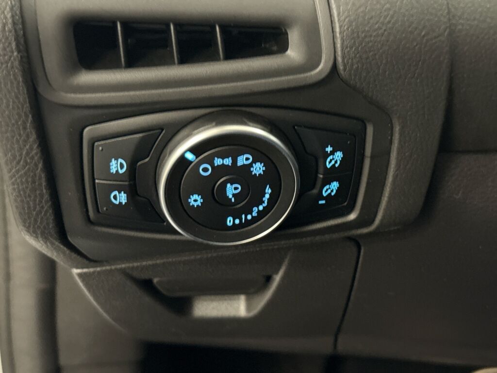 Ford Focus 2017 Valkoinen