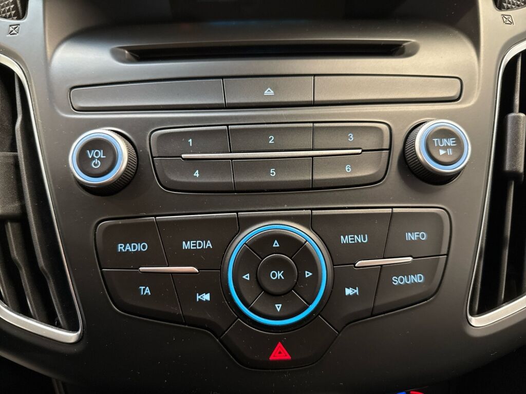 Ford Focus 2017 Valkoinen