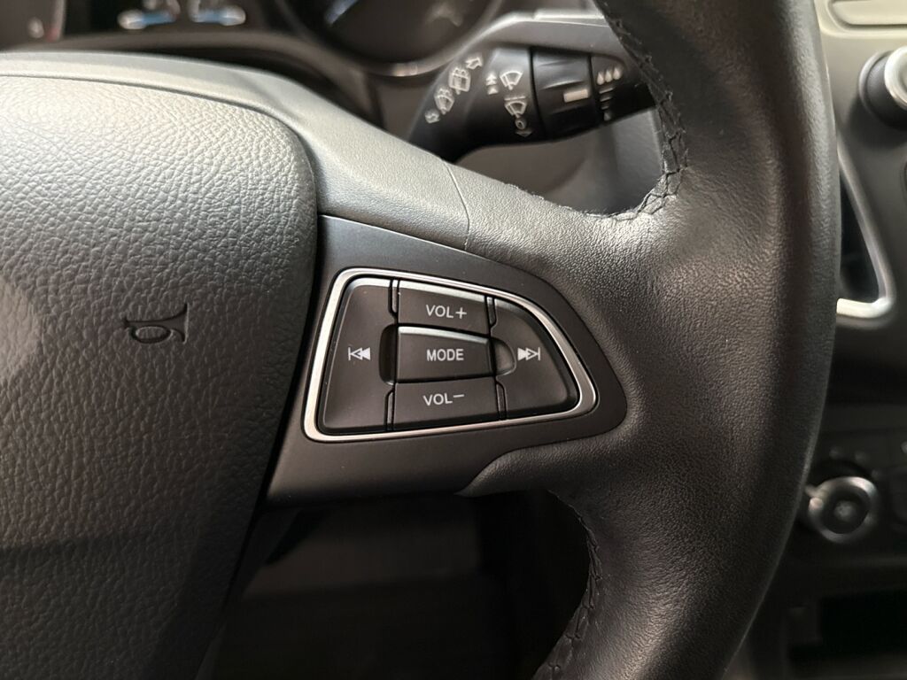 Ford Focus 2017 Valkoinen