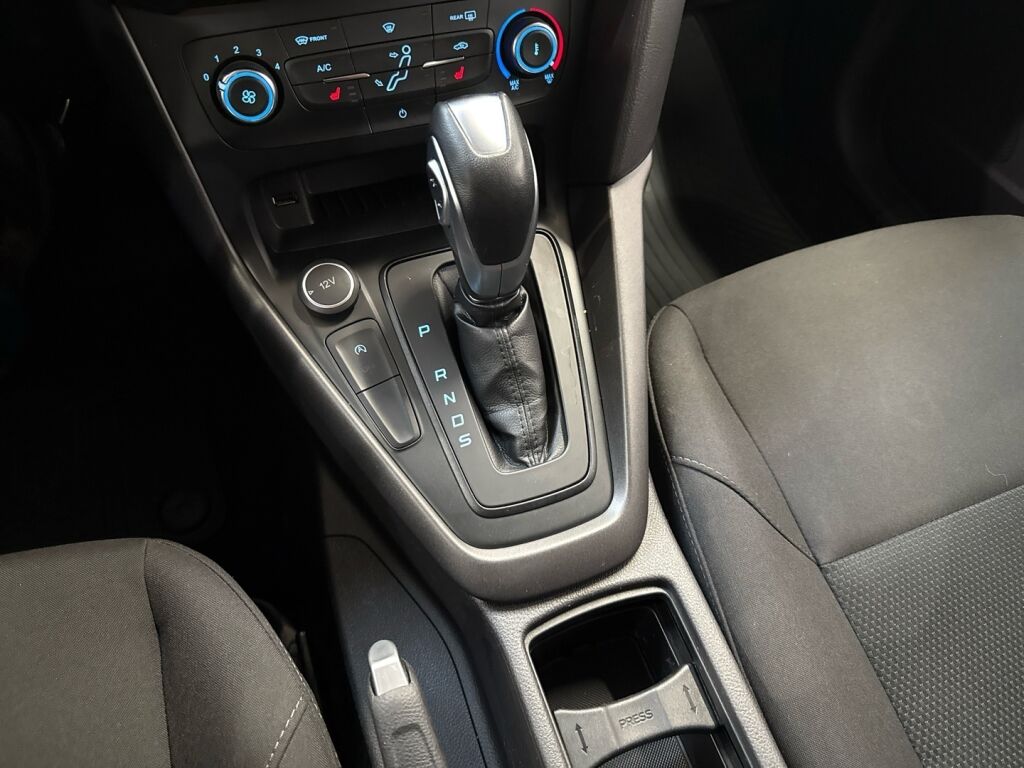 Ford Focus 2017 Valkoinen