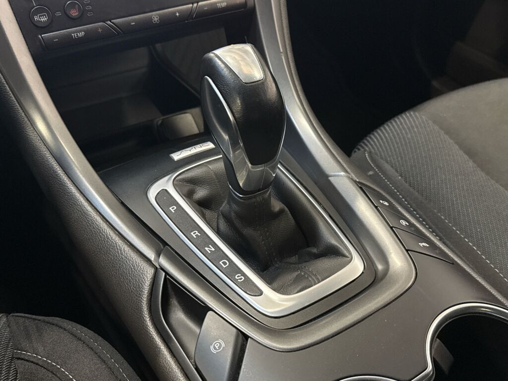 Ford Mondeo 2019 Sininen