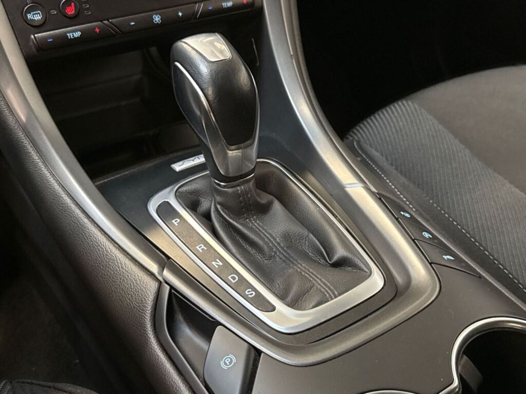 Ford Mondeo 2019 Sininen