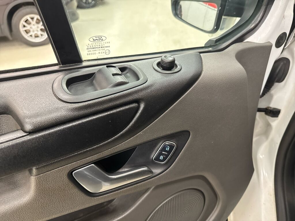 Ford Transit Custom 2018 Valkoinen