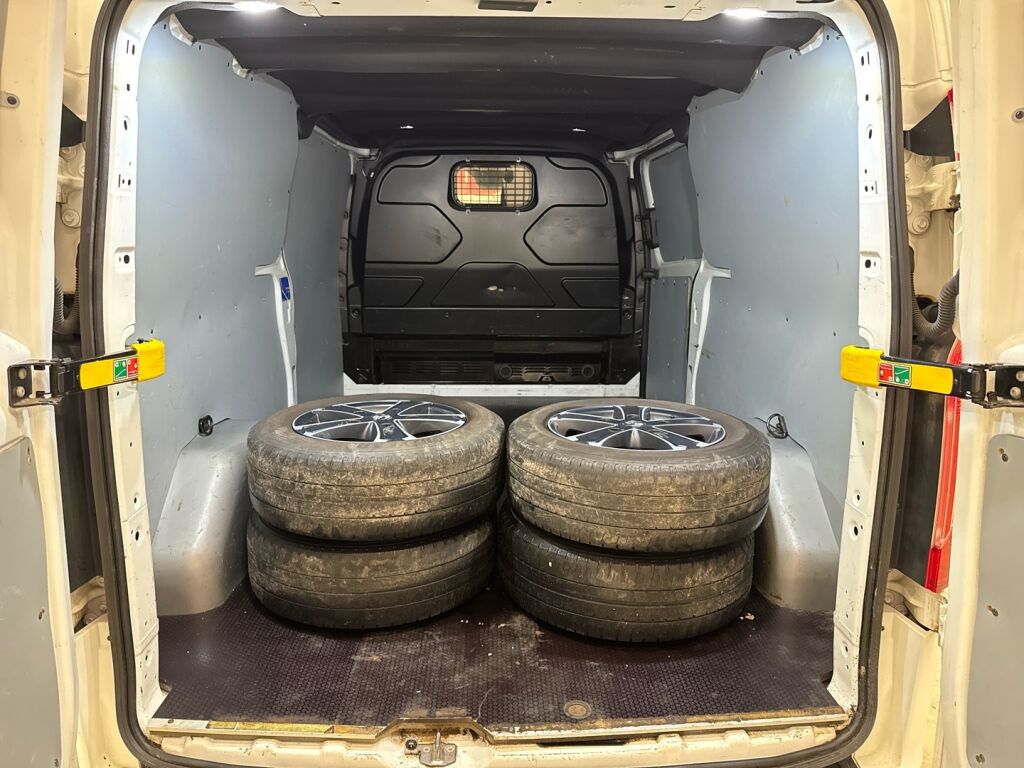 Ford Transit Custom 2018 Valkoinen