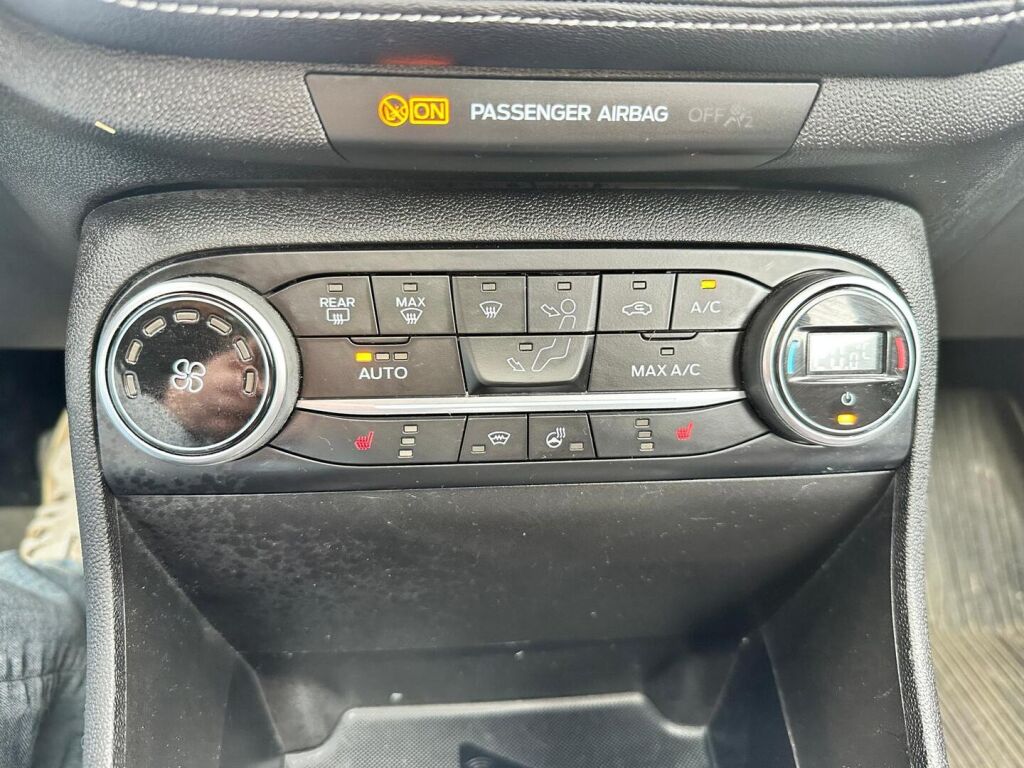 Ford Fiesta 2018 Punainen