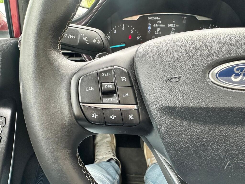 Ford Fiesta 2018 Punainen
