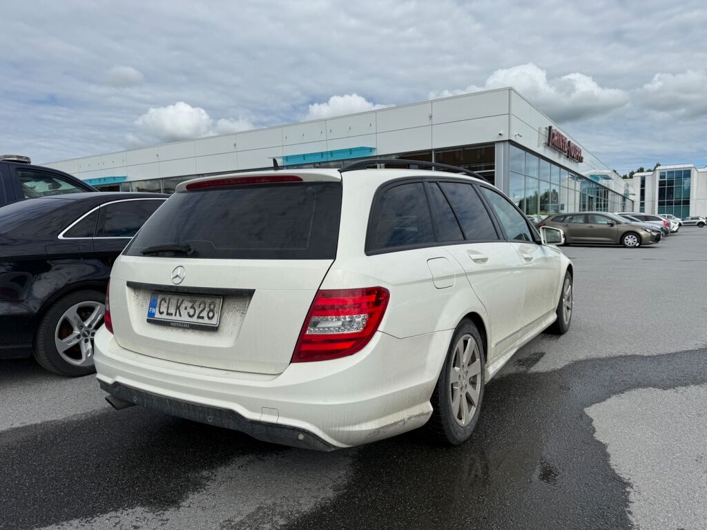 Mercedes-Benz C 2011 Valkoinen