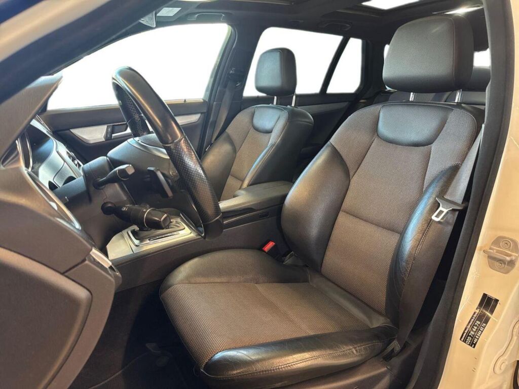 Mercedes-Benz C 2011 Valkoinen