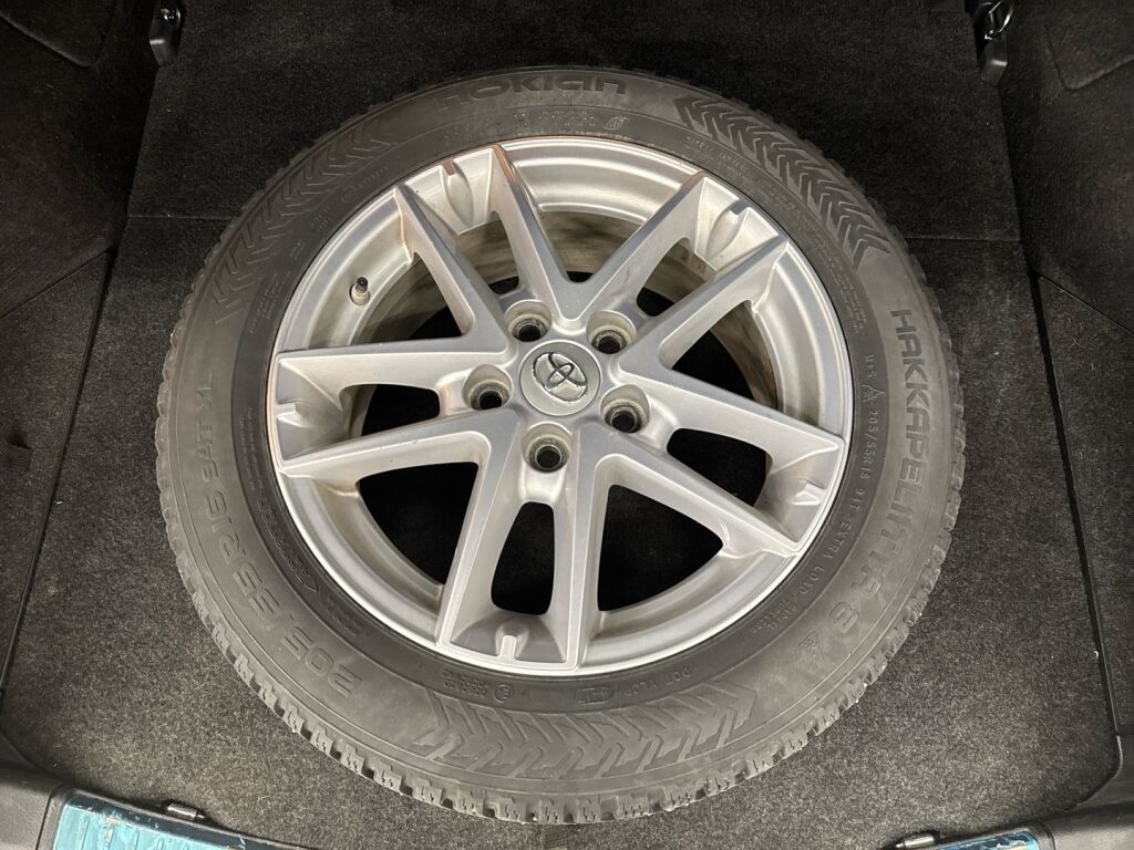 Toyota Auris 2018 Musta