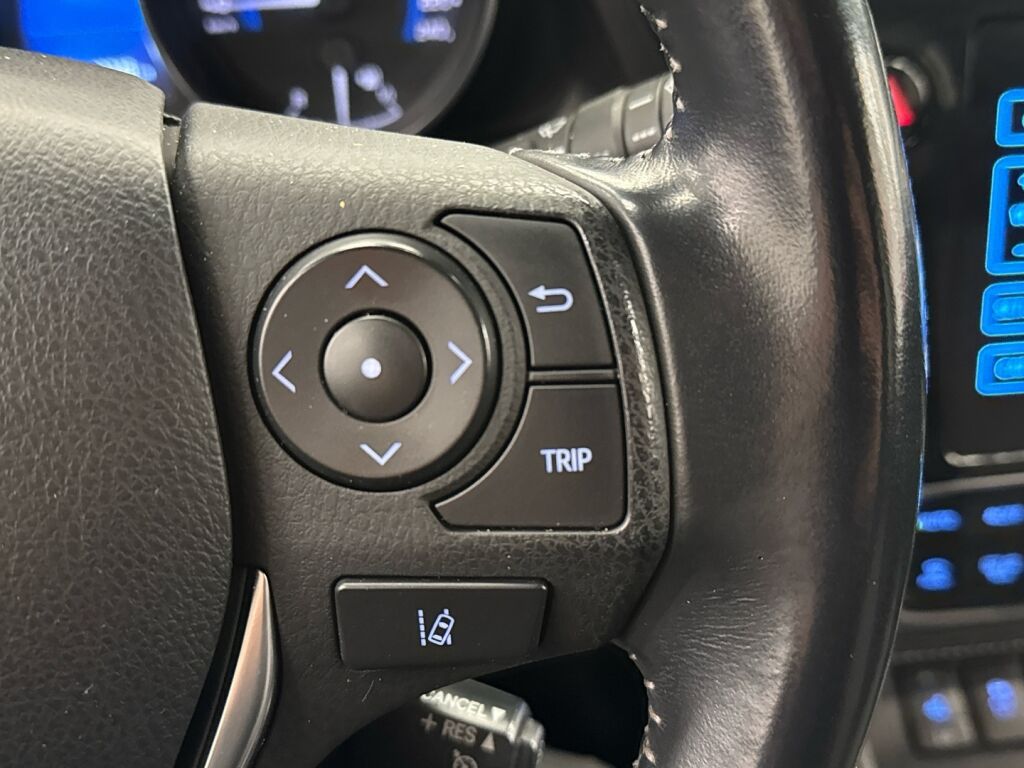 Toyota Auris 2018 Musta
