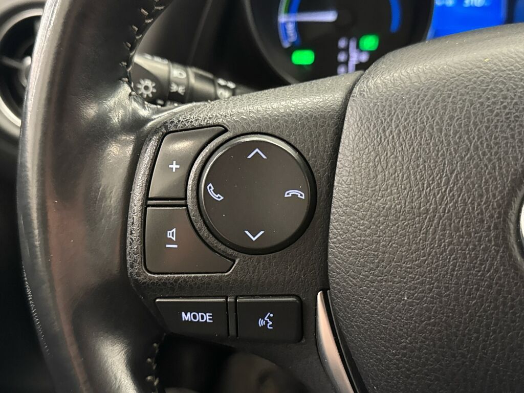 Toyota Auris 2018 Musta