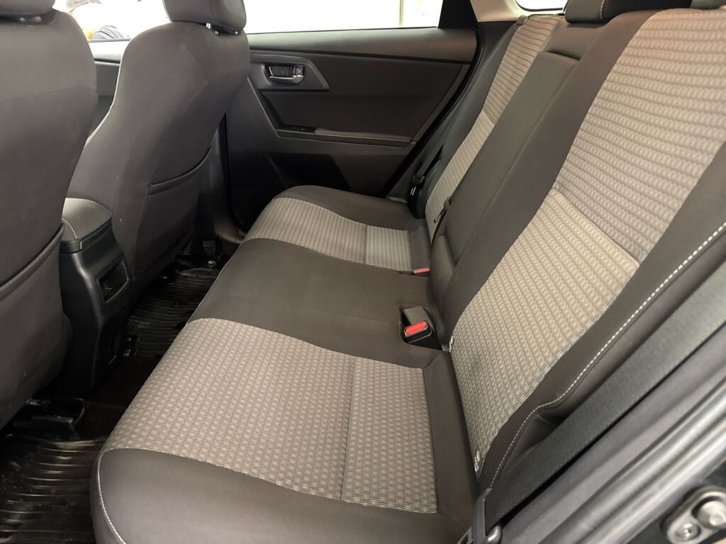 Toyota Auris 2018 Musta