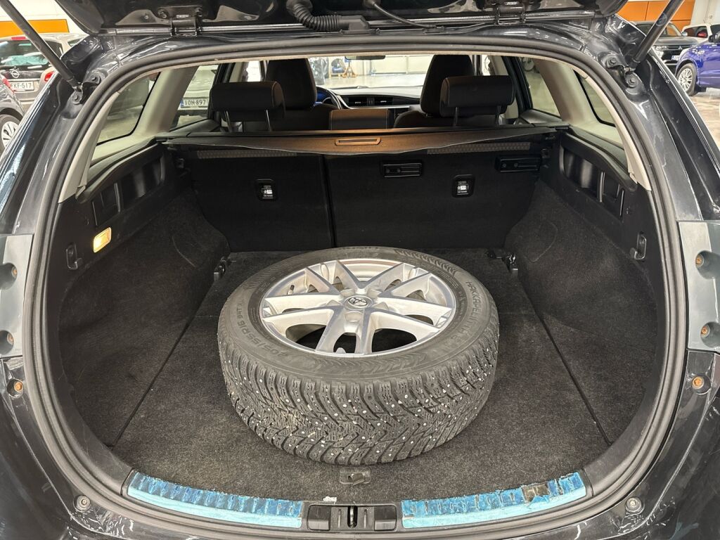 Toyota Auris 2018 Musta