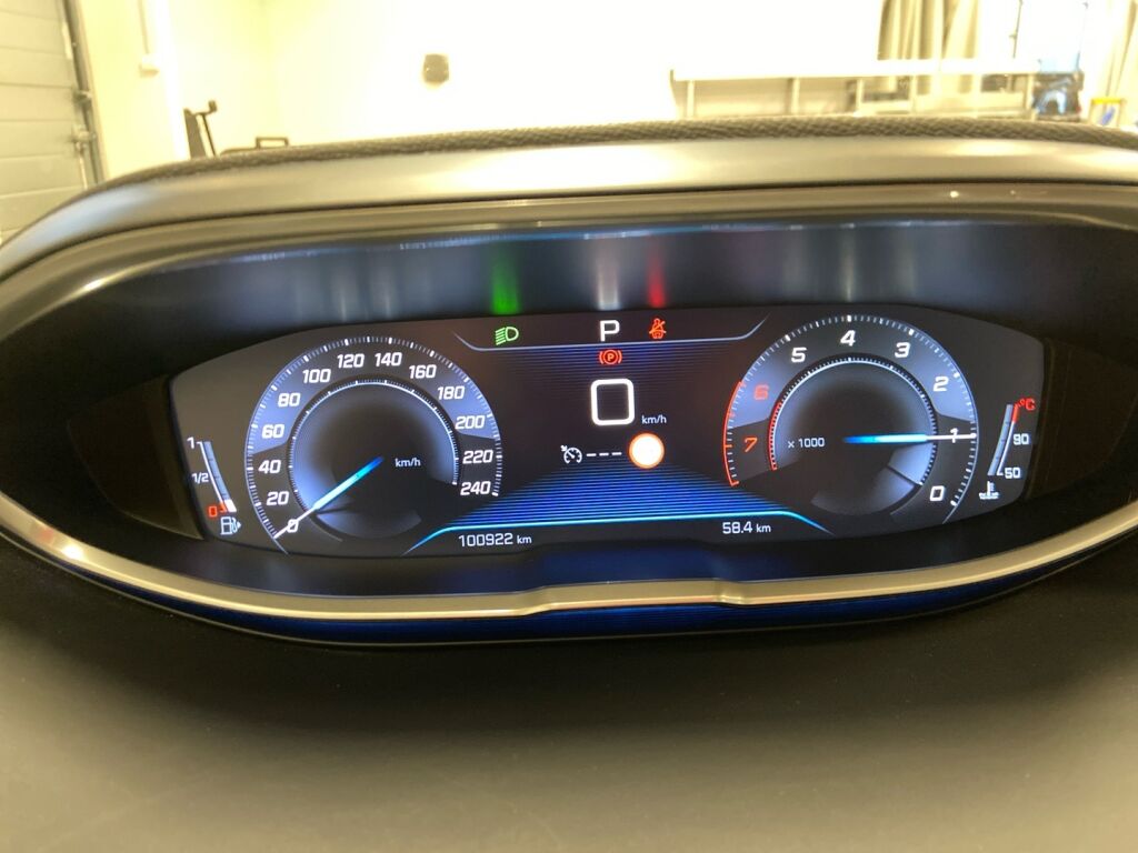 Peugeot 3008 2018 Ruskea (beige)