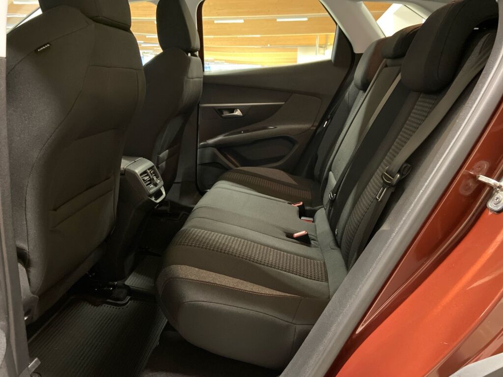 Peugeot 3008 2018 Ruskea (beige)