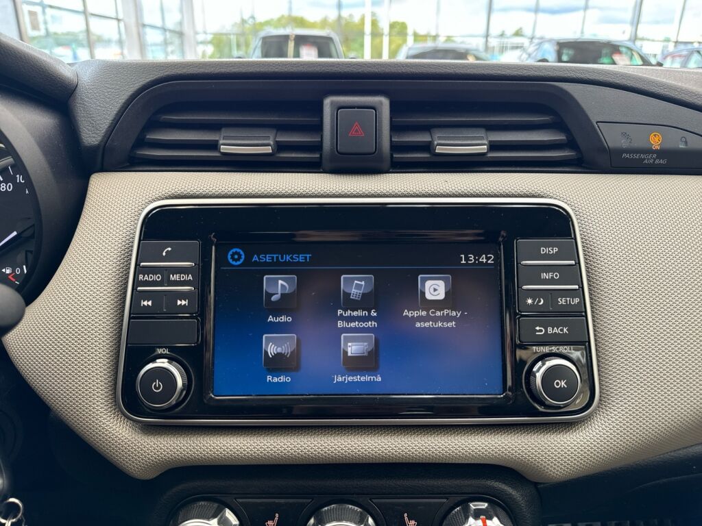 Nissan Micra 2018 Musta