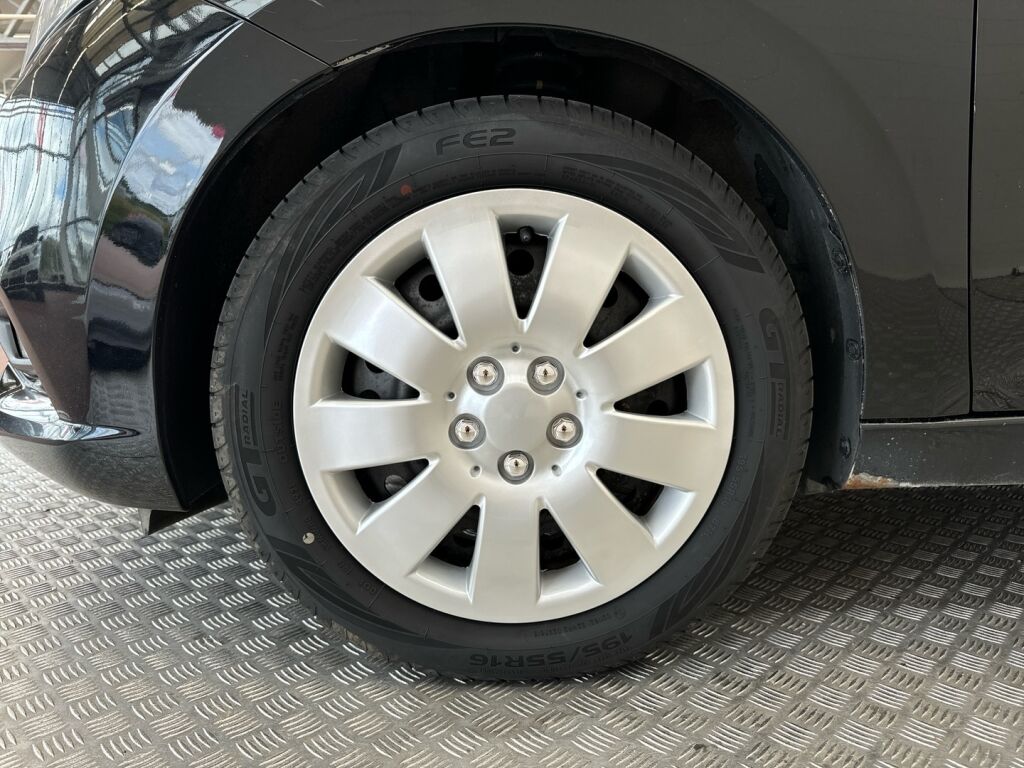 Nissan Micra 2018 Musta