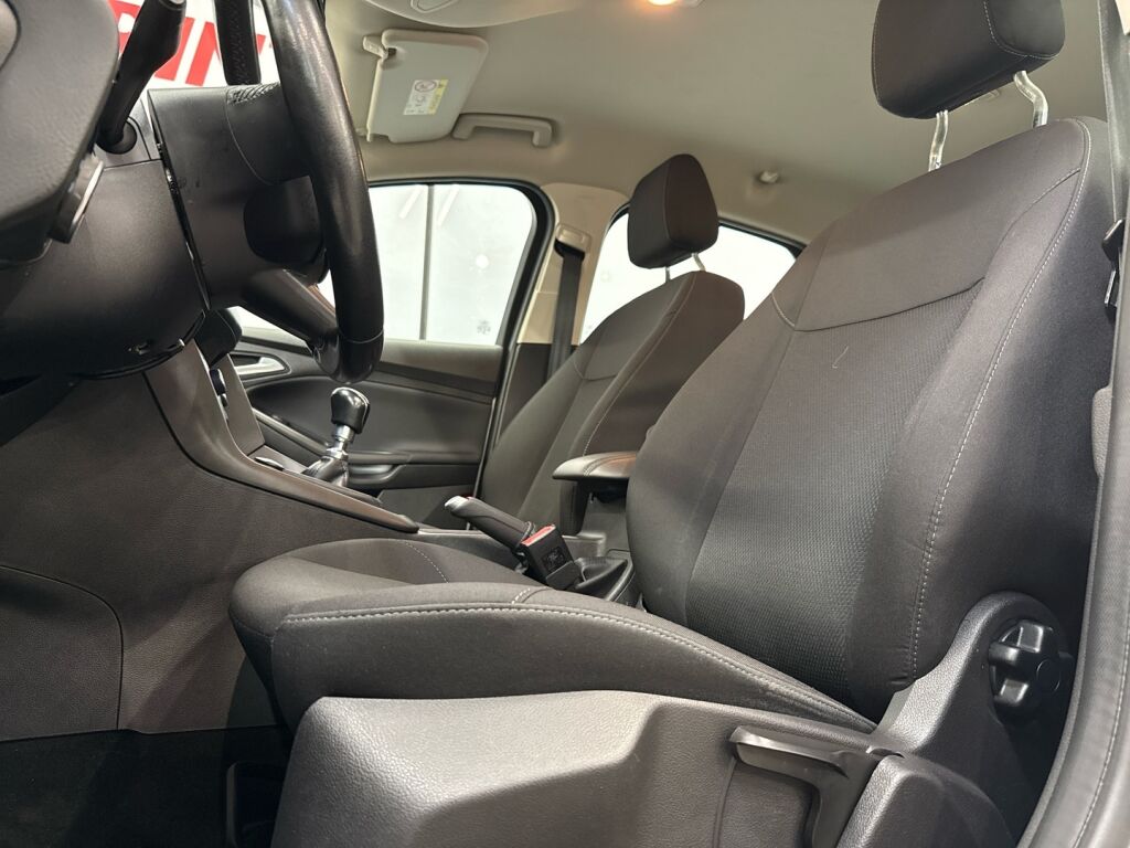 Ford Focus 2018 Harmaa