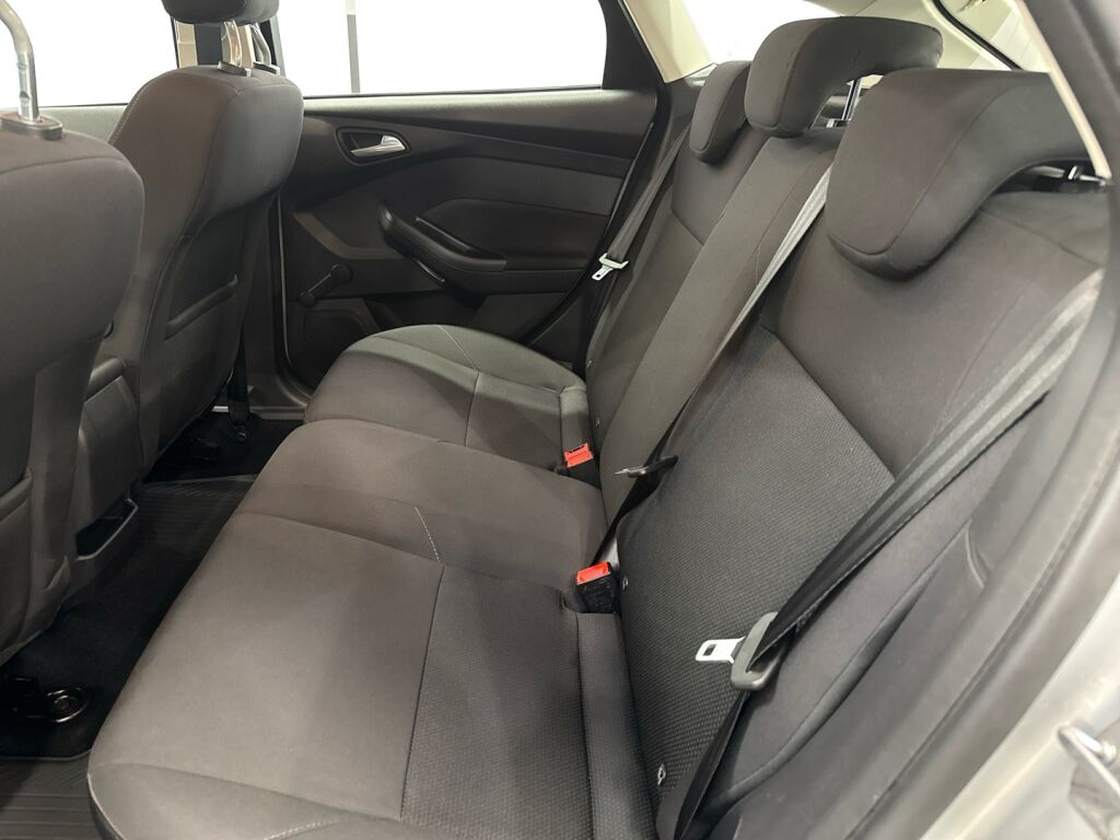 Ford Focus 2018 Harmaa