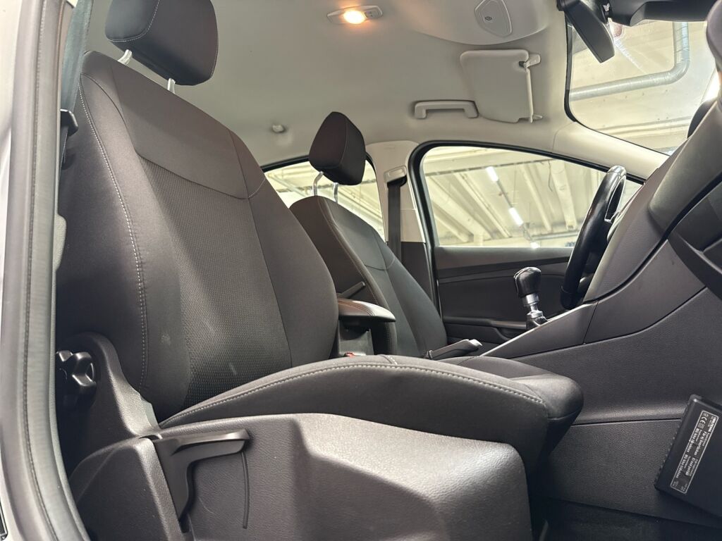 Ford Focus 2018 Harmaa