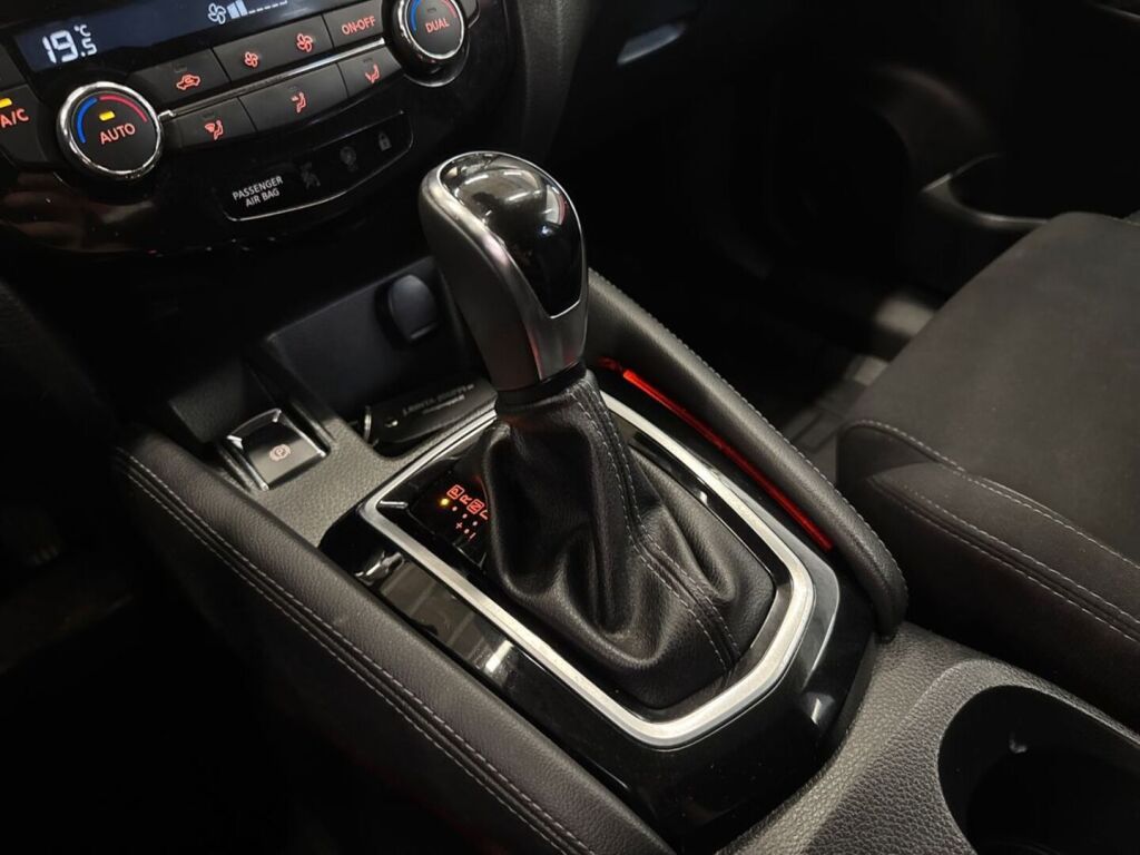 Nissan Qashqai 2018 Musta