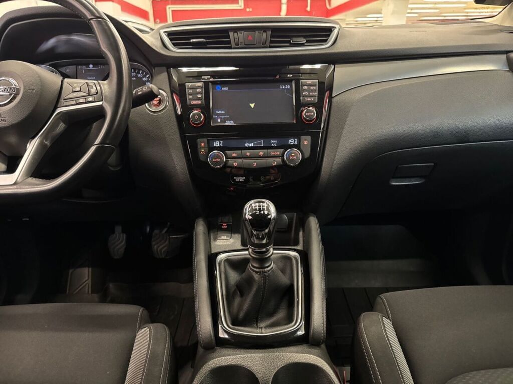Nissan Qashqai 2018 Ruskea (beige)