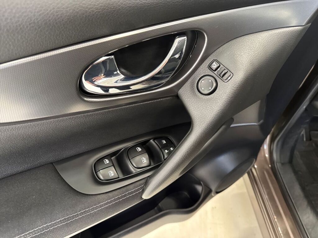 Nissan Qashqai 2018 Ruskea (beige)