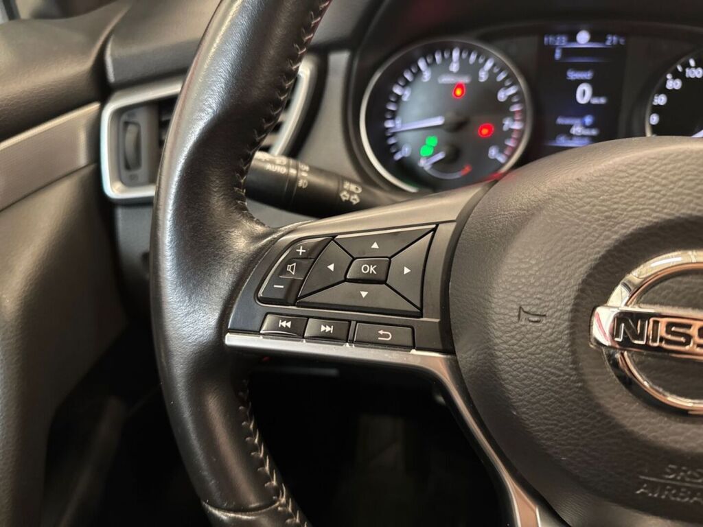 Nissan Qashqai 2018 Ruskea (beige)