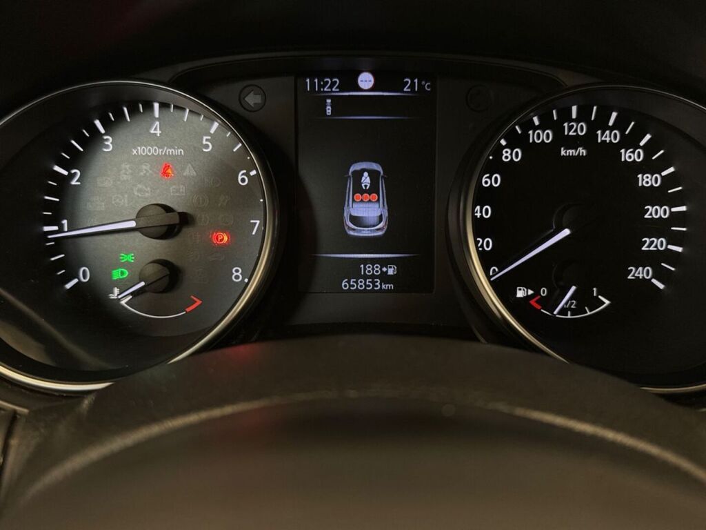 Nissan Qashqai 2018 Ruskea (beige)