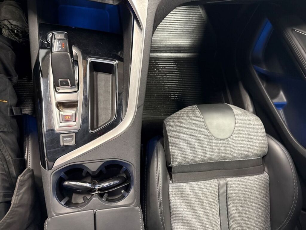 Peugeot 3008 2018 Valkoinen