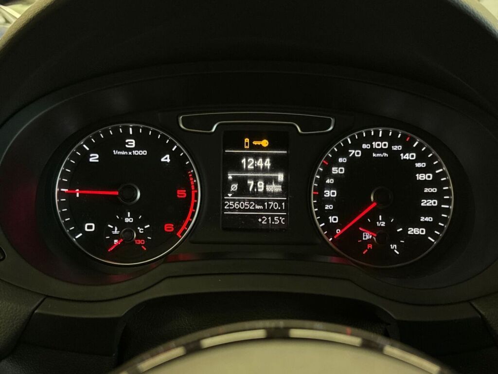 Audi Q3 2012 Hopea