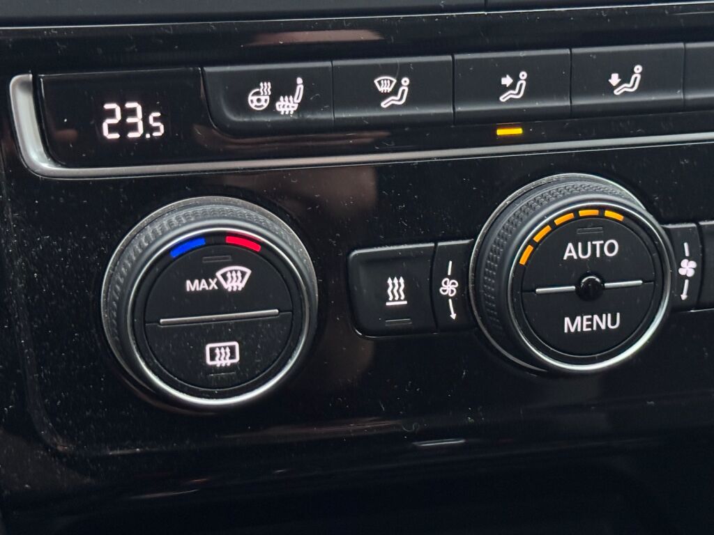 Volkswagen Golf Sportsvan 2018 Sininen