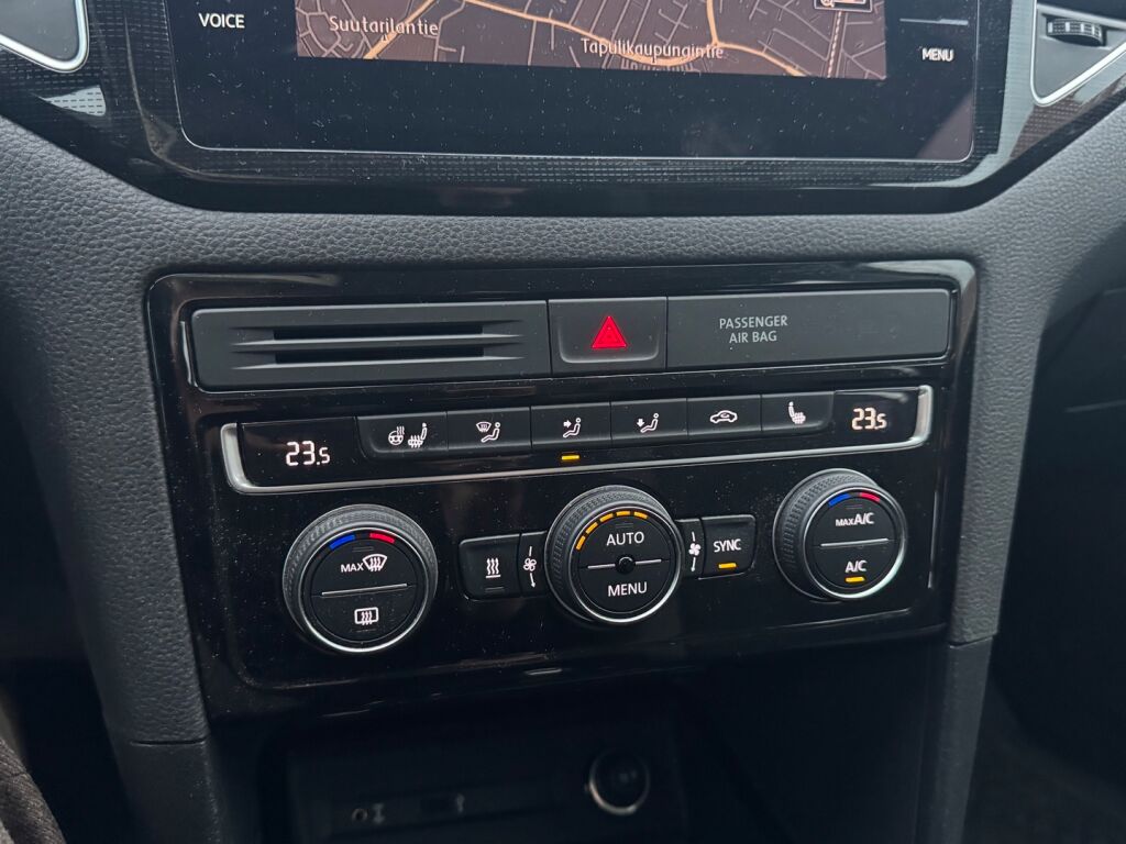 Volkswagen Golf Sportsvan 2018 Sininen