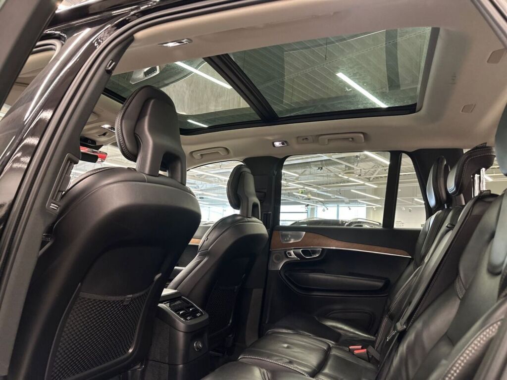 Volvo XC90 2018 Musta