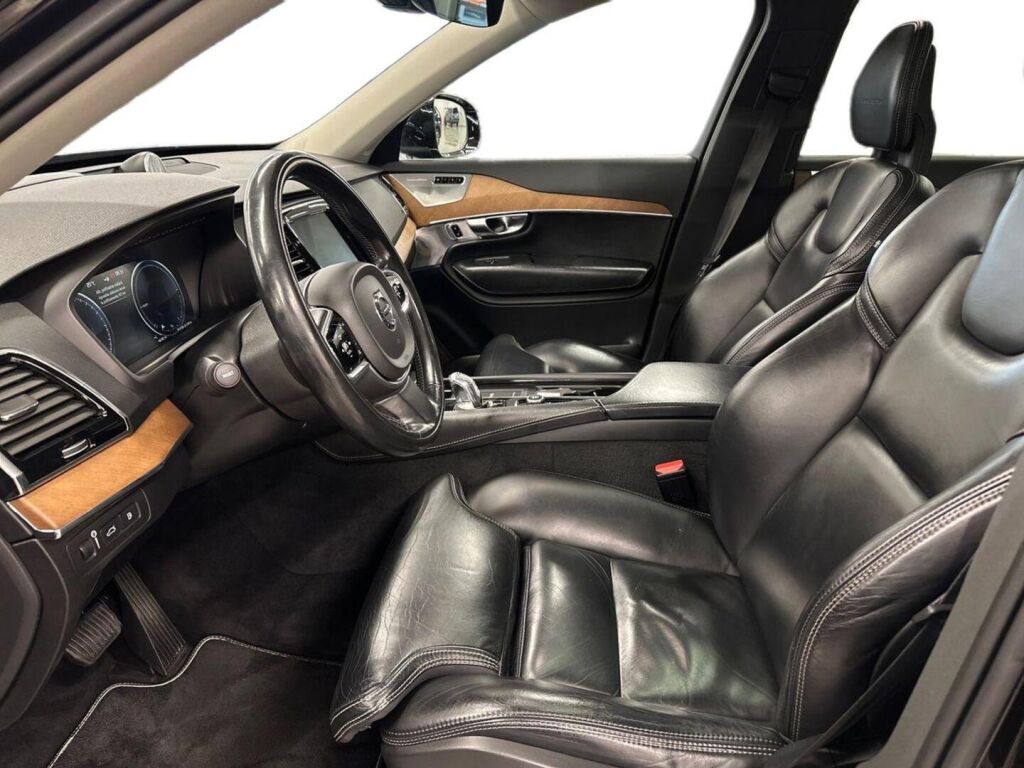 Volvo XC90 2018 Musta