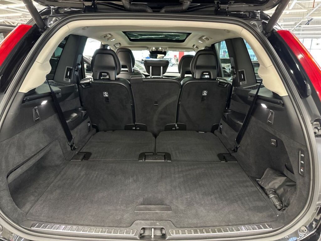 Volvo XC90 2018 Musta