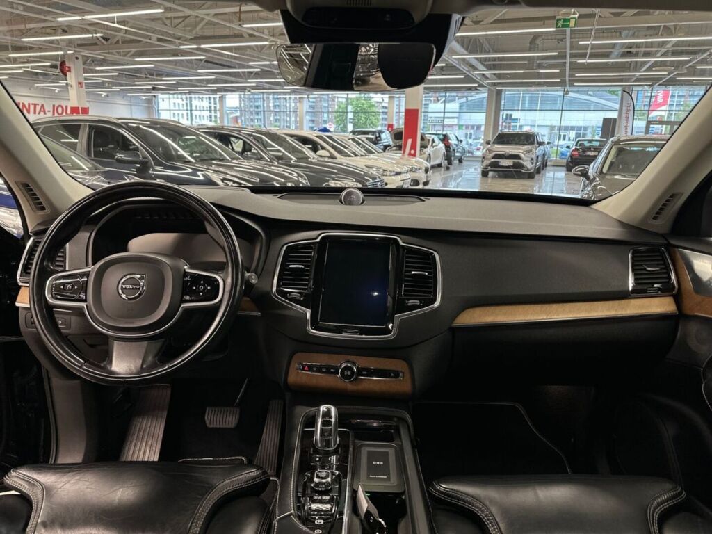 Volvo XC90 2018 Musta