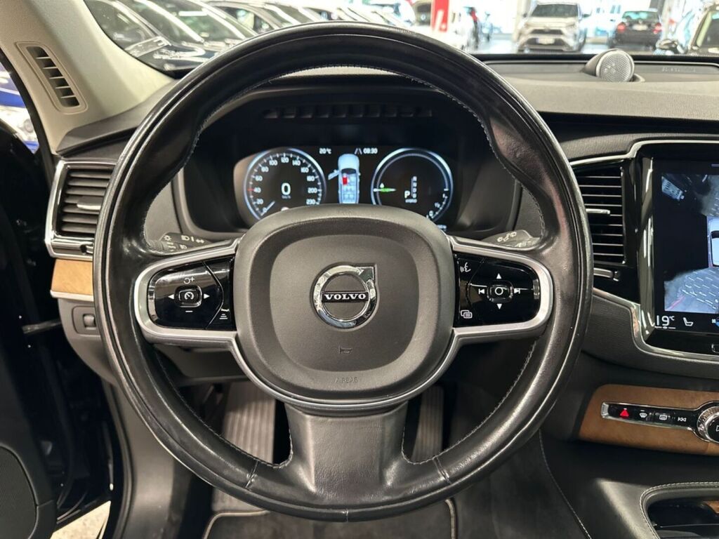 Volvo XC90 2018 Musta
