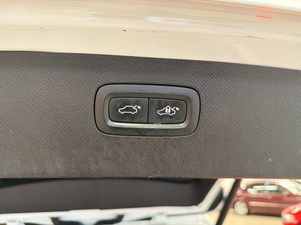 Volvo XC90 2018 Valkoinen