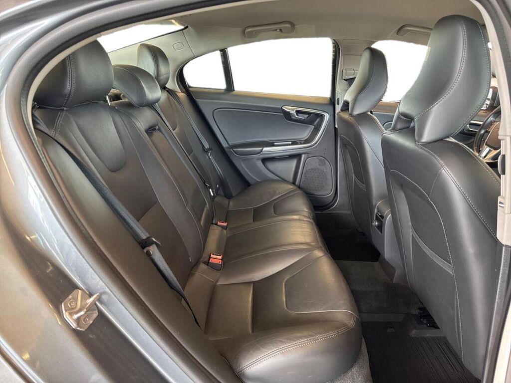 Volvo S60 2018 Metallinhohto Harmaa