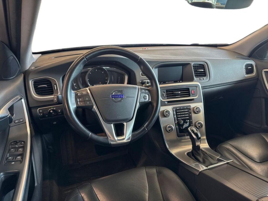 Volvo S60 2018 Metallinhohto Harmaa