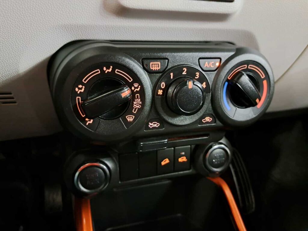 Suzuki Ignis 2018 Oranssi