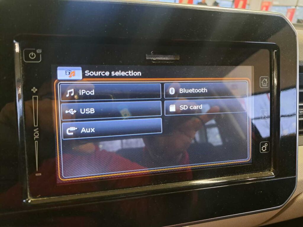 Suzuki Ignis 2018 Oranssi