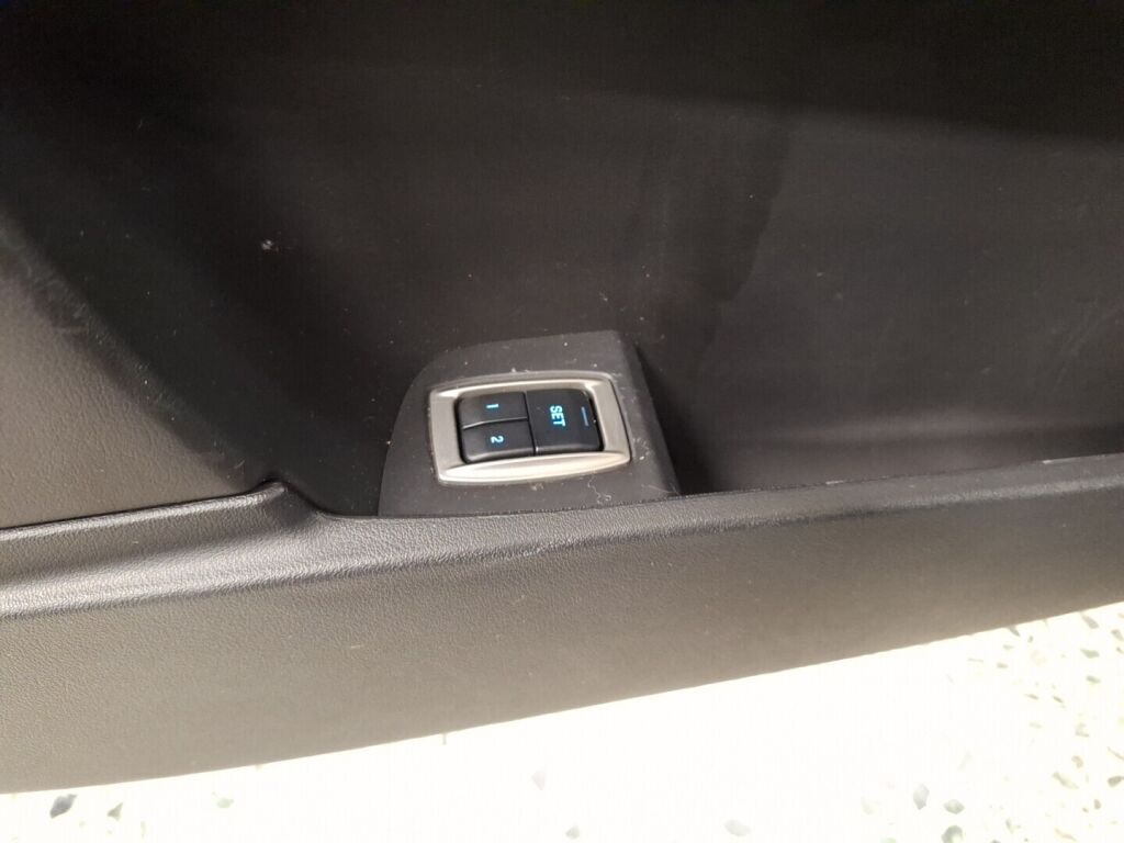 Jaguar XF 2015 Musta