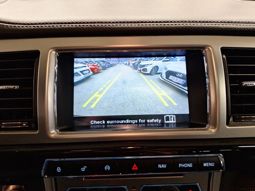 Jaguar XF 2015 Musta