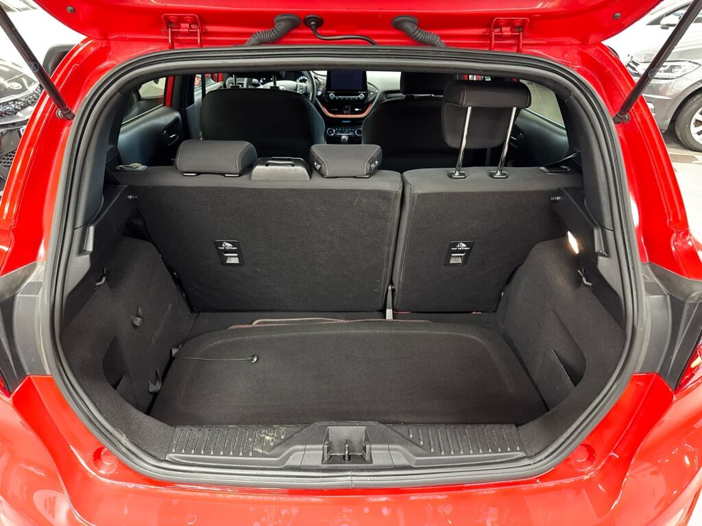 Ford Fiesta 2018 Punainen