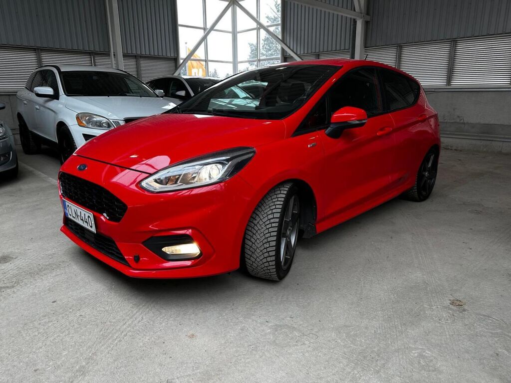 Ford Fiesta 2018 Punainen