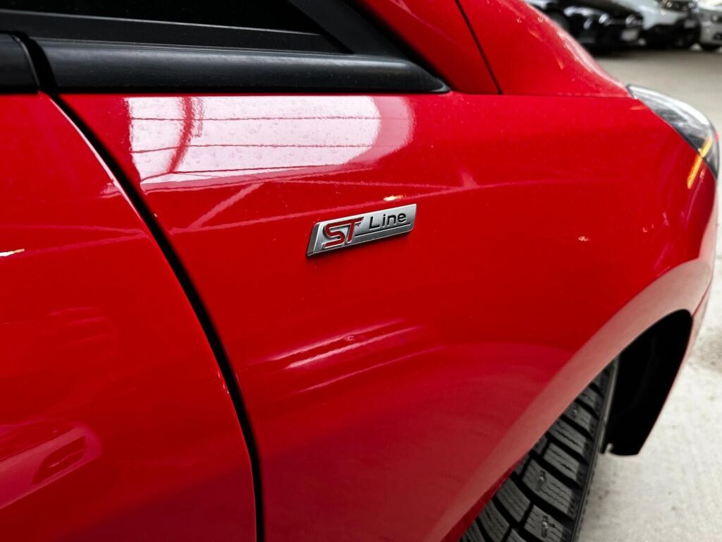 Ford Fiesta 2018 Punainen