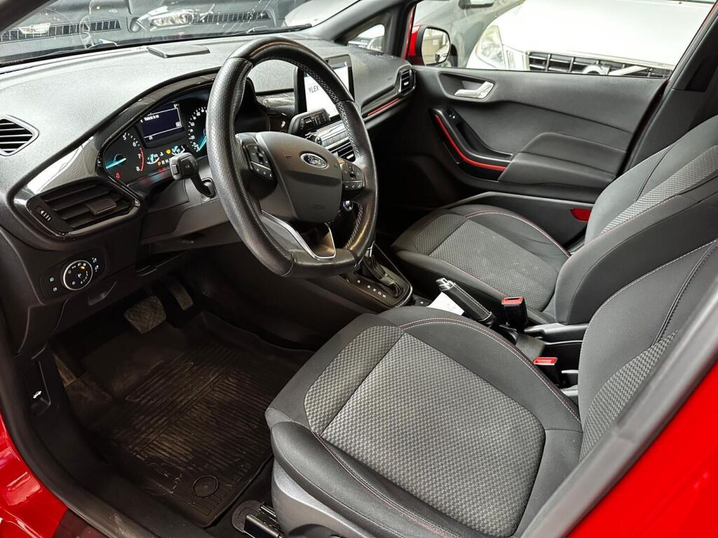 Ford Fiesta 2018 Punainen
