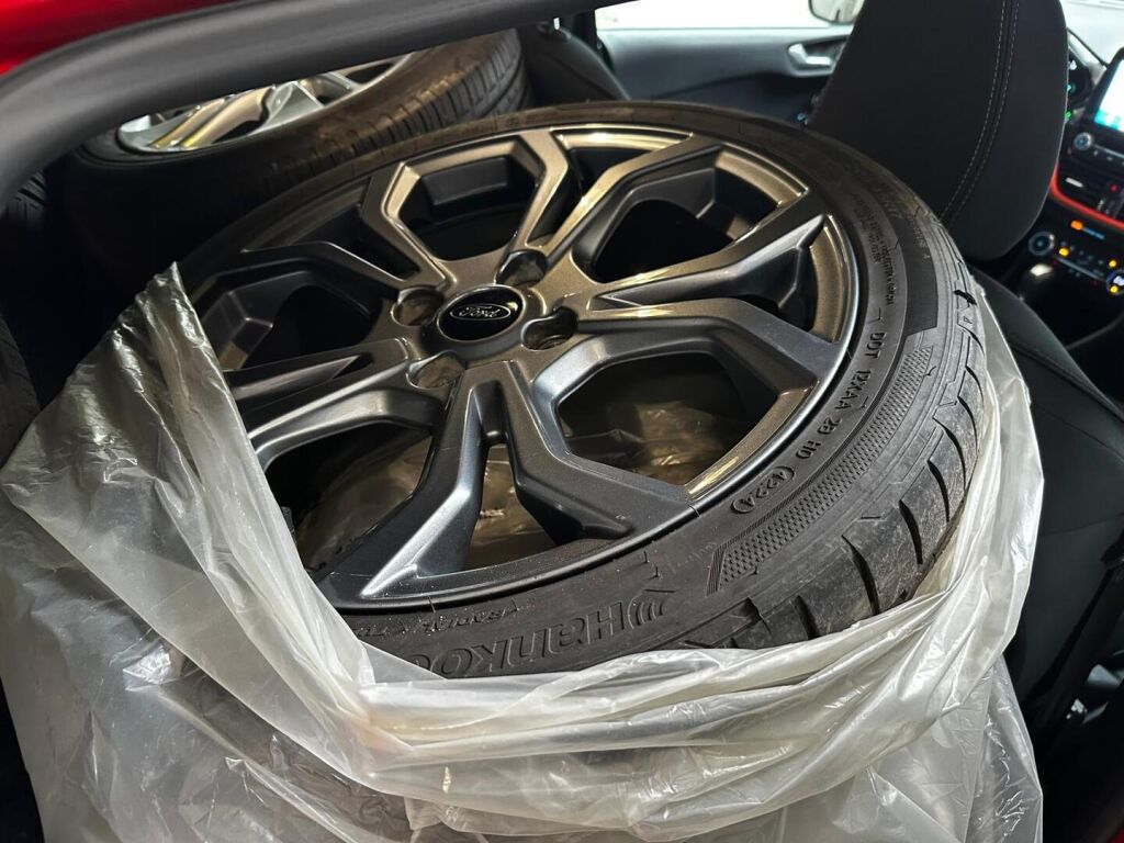 Ford Fiesta 2018 Punainen